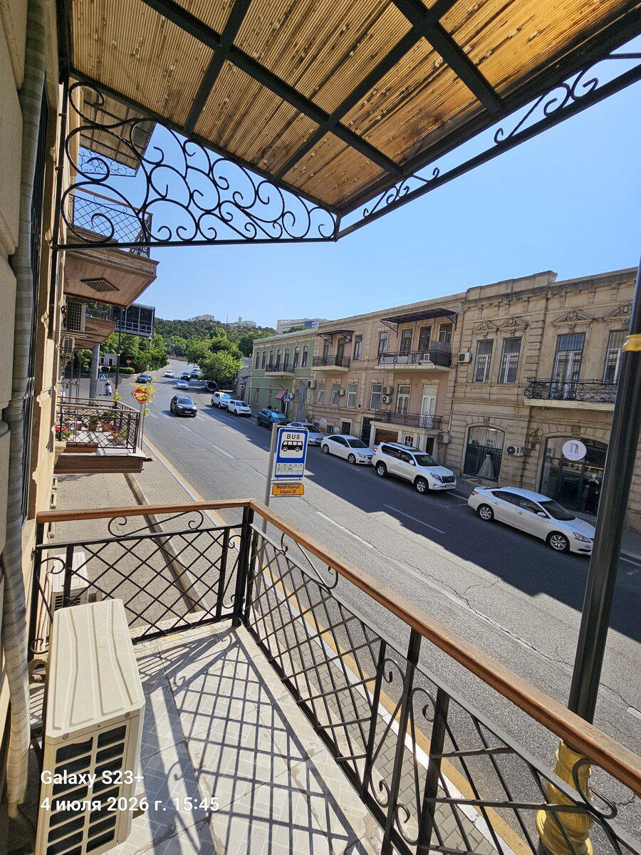 Satılır 5 otaqlı həyət evi/bağ evi 200 m² — Ev, villa, Bakı (7)