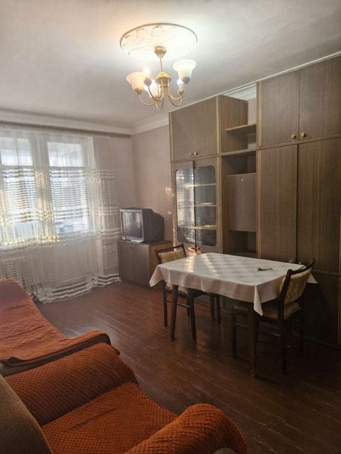 Satılır 2 otaqlı köhnə tikili 60 m² — Bakı