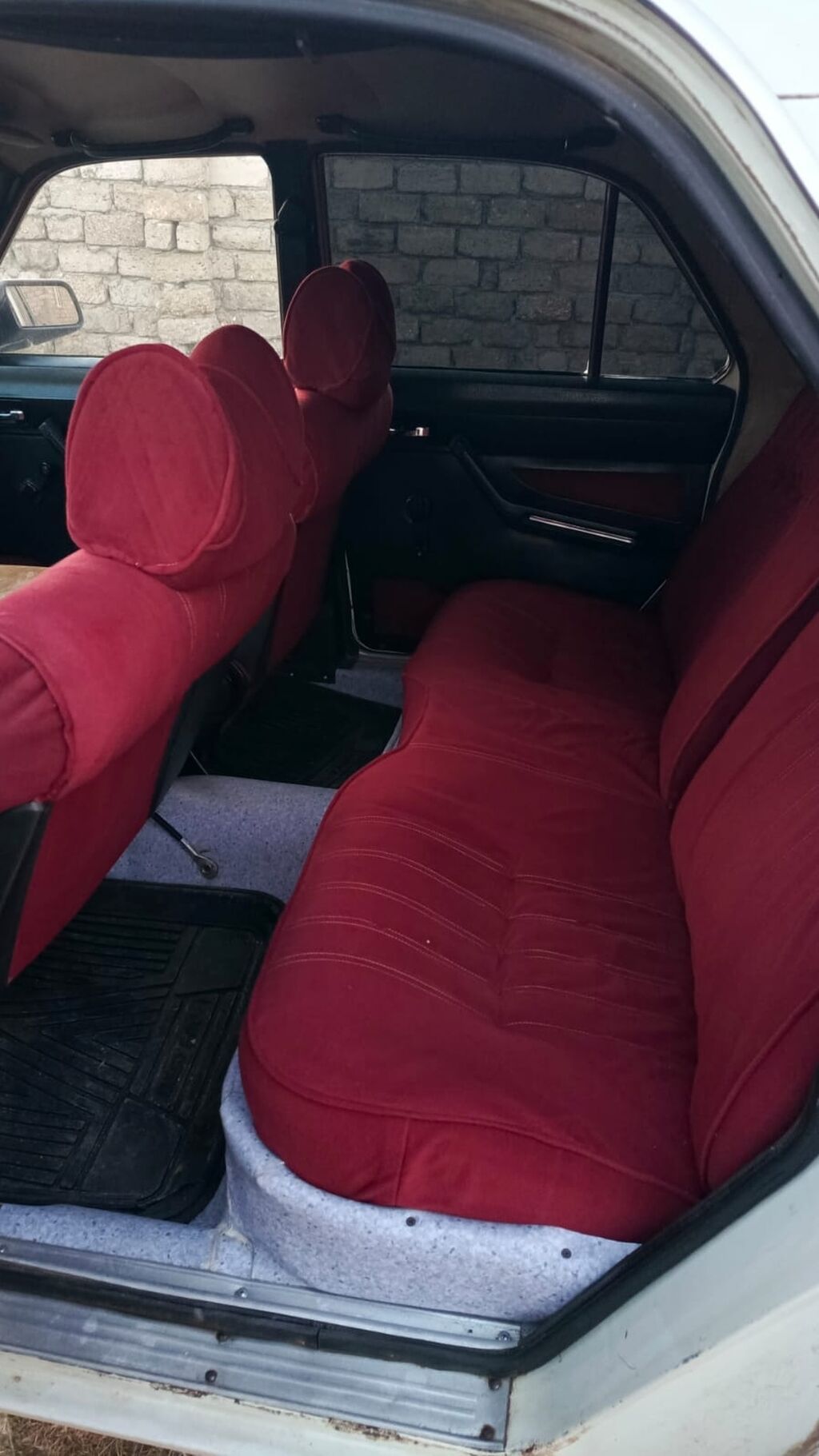 VAZ-24 “QAZ Volqa” klassik sedan - Kuzov: 4 qapılı sedan, ağ rəng 77-GB-851 — Avtomobillər, Bakı (7)