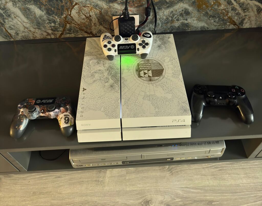 Ps4 Desinity (Limited edition) 1 tb yaddaş Ps plus 1 illik alinib 3 — Oyun konsolları, Masazır