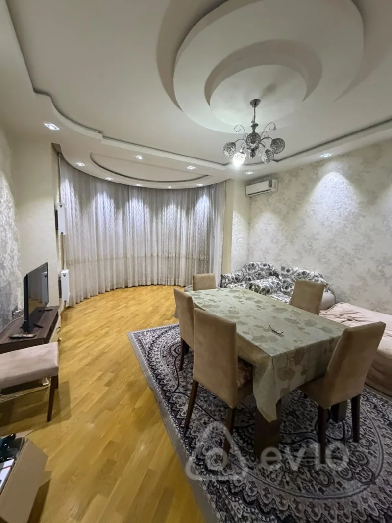 3 otaqlı mənzil, 135 m², Ənvər Hüseynov küçəsi — kirayə — 1 100 ₼ · Bakı · Mənzil 3 otaqlı mənzil, 135 m², Ənvər Hüseynov küçəsi — kirayə — Bakı