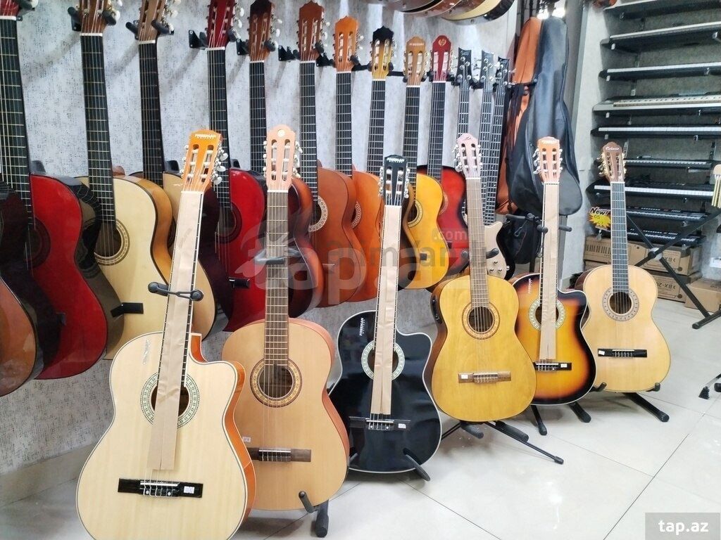 Klassik gitara, Yeni, Ünvandan götürmə — Musiqiə alətləri, Bakı (5)