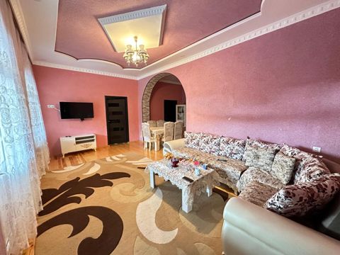 İcarəyə verilir 4 otaqlı həyət evi/bağ evi 90 m² — Şəki