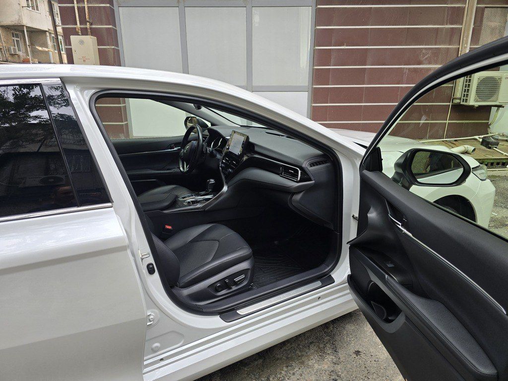 Toyota Camry, 2.5 L, 1.6 kWh, 2023 il, 40 700 km — Avtomobillər, Bakı (8)