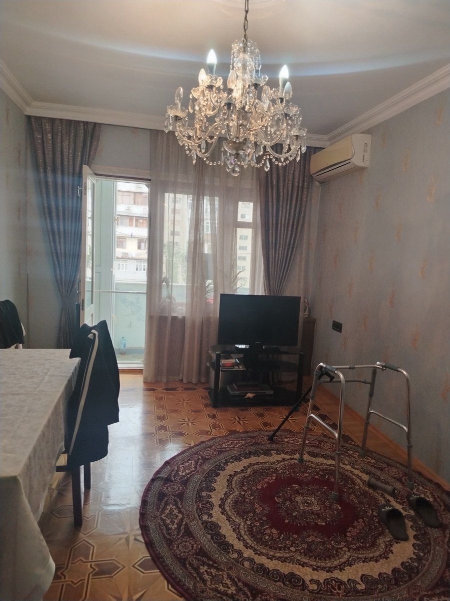 Satılır 5 otaqlı köhnə tikili 120 m² — Mənzil, Bakı (2)