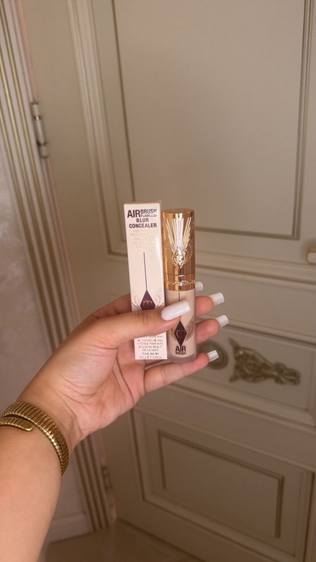 Charlotte Tilbury Airbrush Flawless Blur Concealer - Növ: Maye — Makiyaj, Masazır
