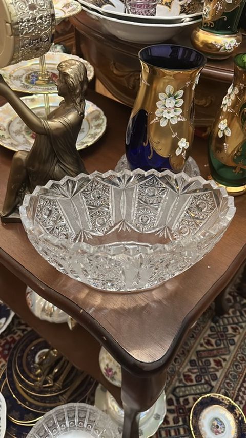 Kəsilmiş naxışlı şüşə/kristal meyvə və salat qabı - Material: şəffaf — Xırdalan