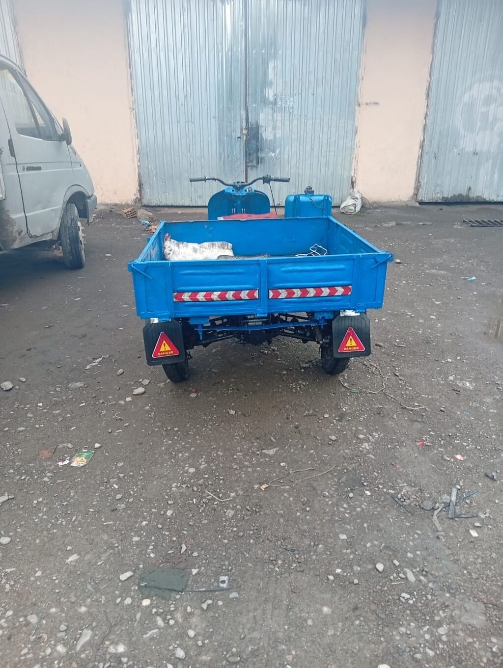 Yükdaşıma üçün üçtəkərli motosiklet (trisikl) - Rəng: mavi - Arxa — Motosikletlər, Digah (4)