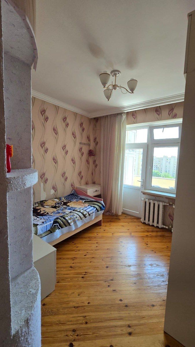 Satılır 4 otaqlı köhnə tikili 100 m² — Mənzil, Bakı (2)
