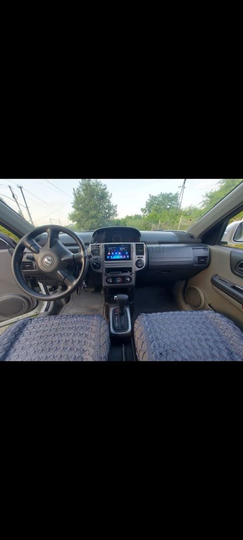 Nissan X-Trail Classic – ağ rəngli, 5 qapılı SUV ili — Xudat