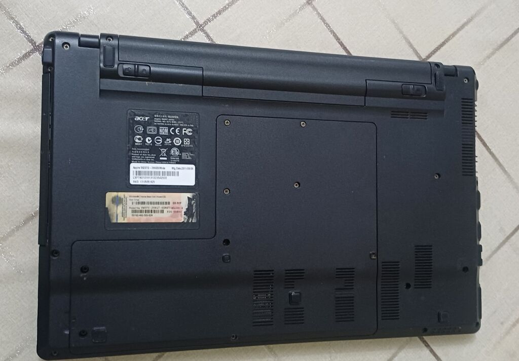 Acer Aspire 5742G noutbuk Xüsusiyyətlər: - Ekran: 15.6" (LED), glossy — Acer, Biləsuvar (3)