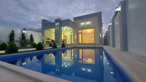 Satılır 4 otaqlı həyət evi/bağ evi 160 m² — 240 000 ₼ · Bakı · Ev, villa Satılır 4 otaqlı həyət evi/bağ evi 160 m² — Bakı