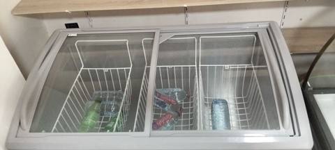 Mağaza avadanlıqları paketi Tərkib: - Şüşə sürgülü qapaqlı dondurucu — Mehdiabad