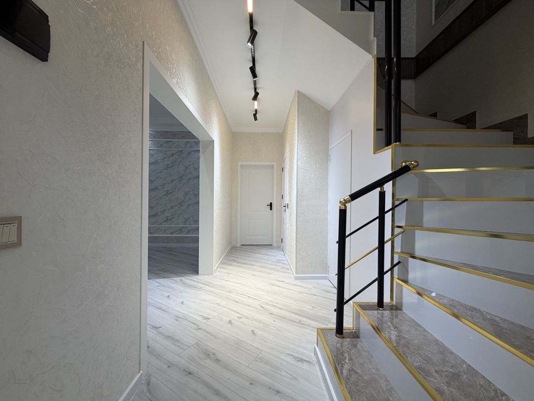 Satılır 5 otaqlı həyət evi/bağ evi 180 m² — Ev, villa, Bakı (2)