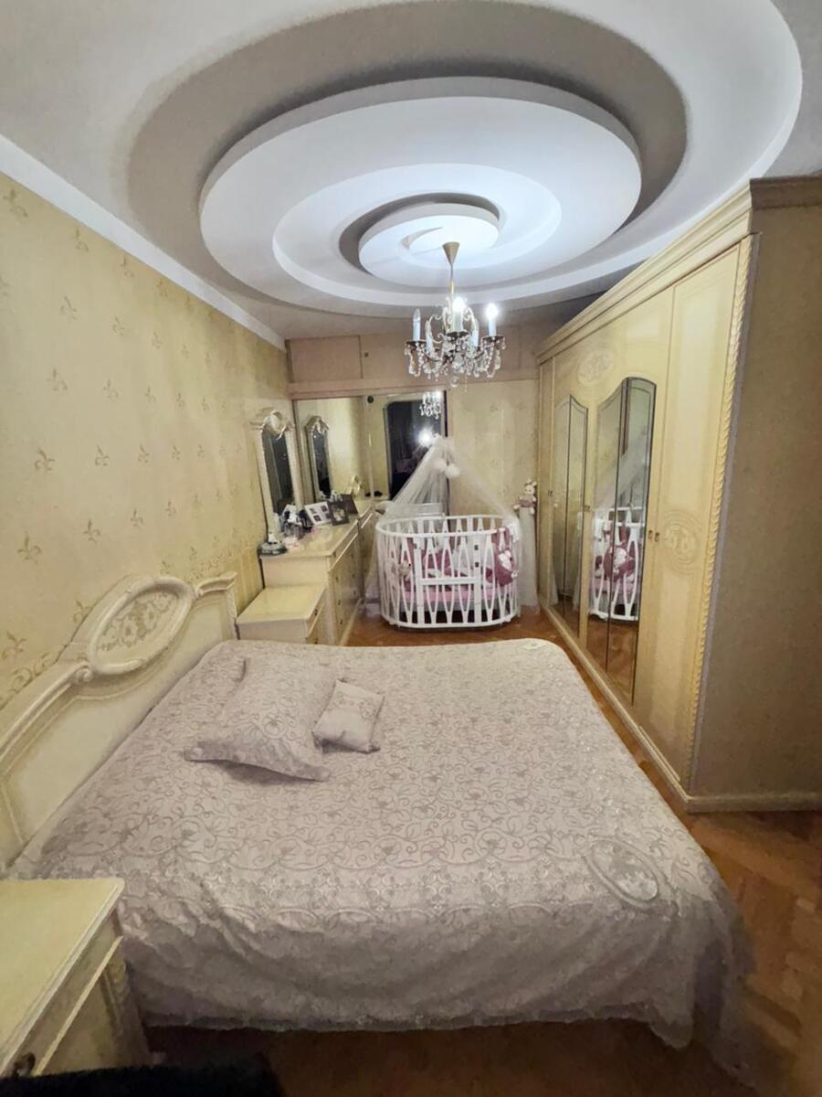 Satılır 4 otaqlı köhnə tikili 110 m² — Mənzil, Bakı (5)
