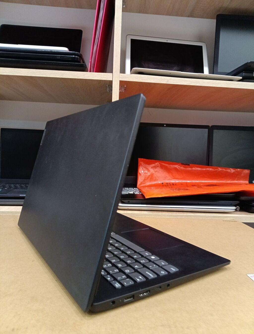 249 AZN dən başlayan noutbuk - Ekran: 15.6" (mat səth, nazik çərçivə) — Lenovo, Bakı (3)