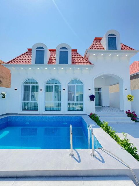 Satılır 4 otaqlı həyət evi/bağ evi 170 m² — 220 000 ₼ · Bakı · Ev, villa Satılır 4 otaqlı həyət evi/bağ evi 170 m² — Bakı