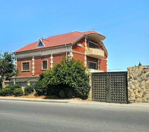 Satılır 9 otaqlı həyət evi/bağ evi 500 m² — 281 000 ₼ · Bakı · Ev, villa Satılır 9 otaqlı həyət evi/bağ evi 500 m² — Bakı