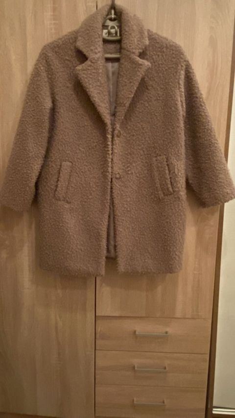 Palto, S, rəng - Bej — 25 ₼ · Bakı · Palto Palto, S, rəng - Bej — Bakı