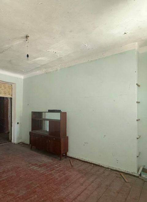 Satılır 1 otaqlı köhnə tikili 32 m² — Bakı
