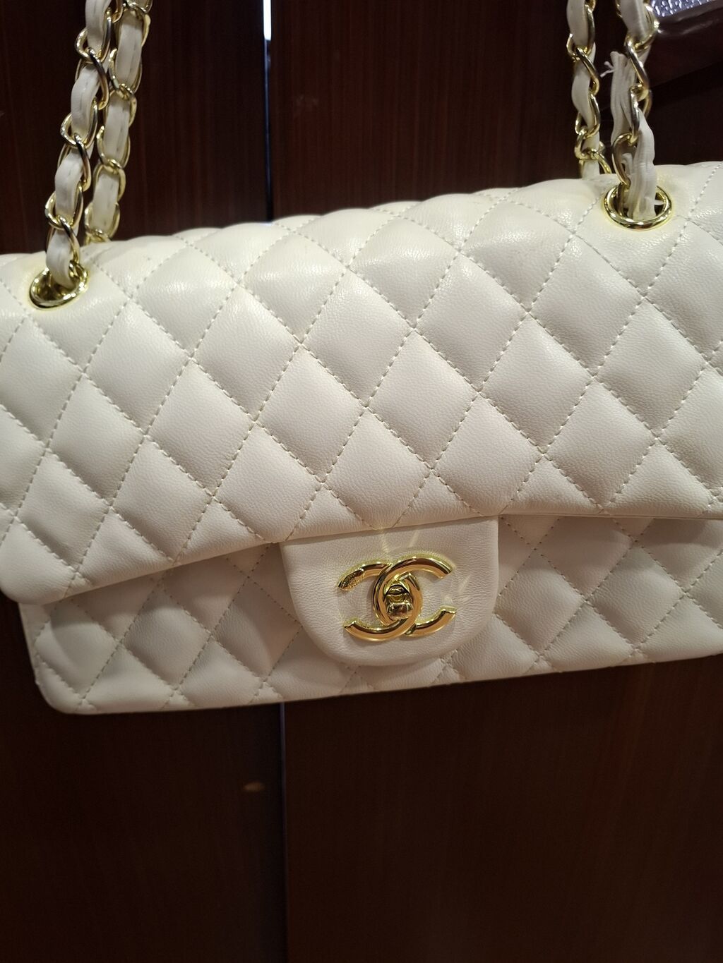 Ağ rəngli, quilted (romb tikişli) zəncir saplı çiyin çantası — Çantalar, çamadanlar, cüzdanlar, Bakı (2)