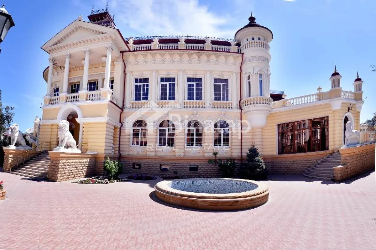 Satılır 5 otaqlı həyət evi / bağ evi 3000 m², Nizami metrosu, Nəsimi rayonu — 12 000 000 ₼ · Bakı · Ev, villa Satılır 5 otaqlı həyət evi / bağ evi 3000 m², Nizami metrosu, Nəsimi rayonu — Bakı