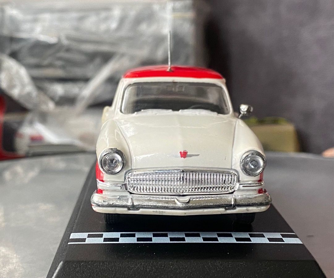 Коллекционная модель GAZ- 21 Volga Red White 1964 — Kolleksiyalar, Bakı (7)