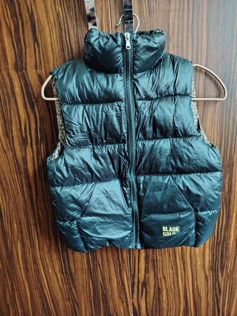 Jilet, Uniseks, 3 - 4 yaş — 15 ₼ · Bakı · Uşaq geyimi Jilet, Uniseks, 3 - 4 yaş — Bakı