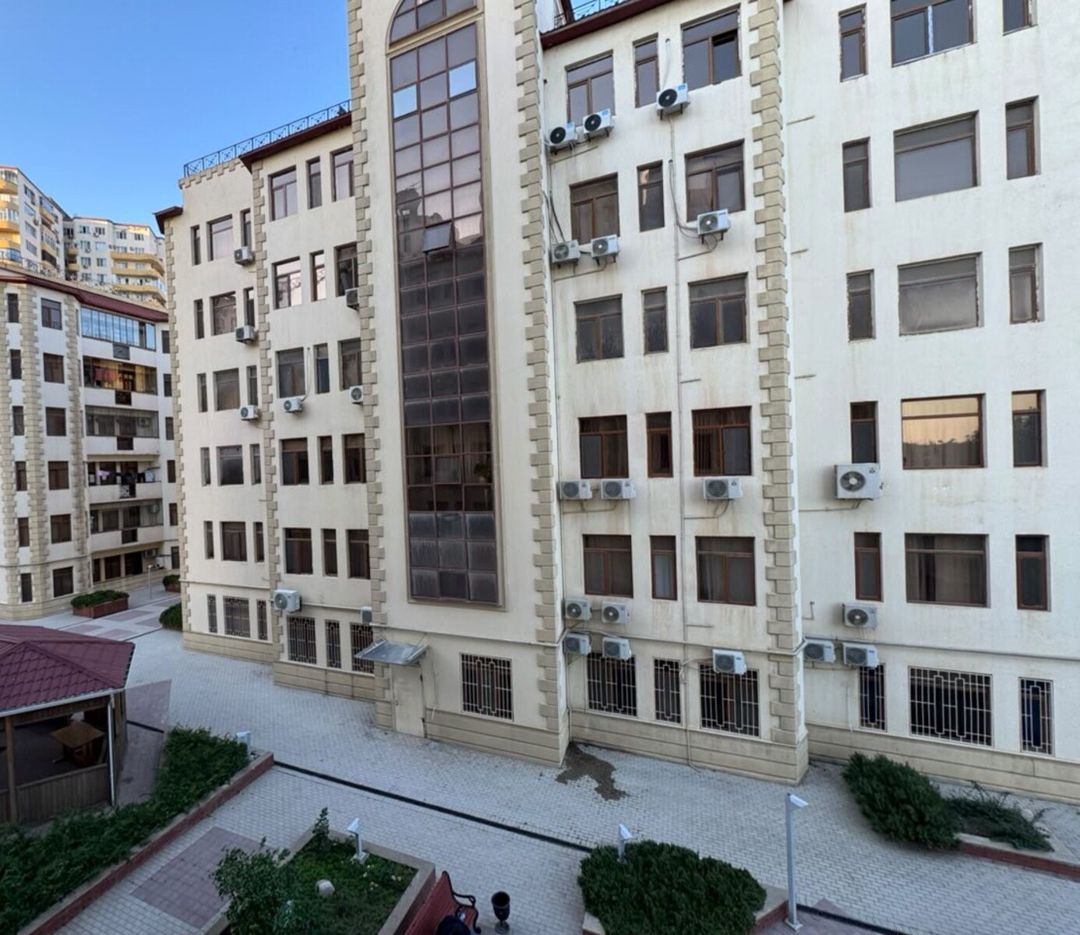 Satılır 3 otaqlı yeni tikili 180 m² — Mənzil, Bakı (2)