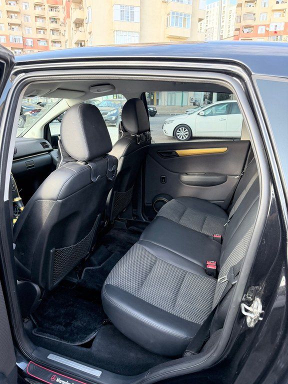 Mercedes B 180, 1.7 L, 2010 il, 102 000 km 77-XM-956 — Avtomobillər, Bakı (7)