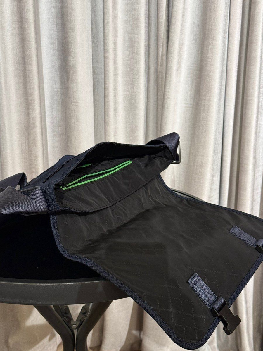 Hugo Boss çantası — Şəxsi əşyalar, Bakı (3)