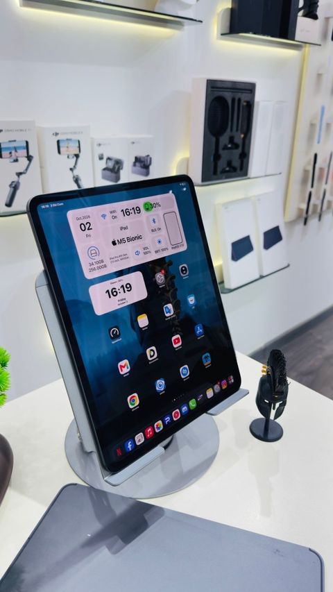 Apple iPad Pro 13'Inch M5 256 GB WiFi + 5G — Bakı