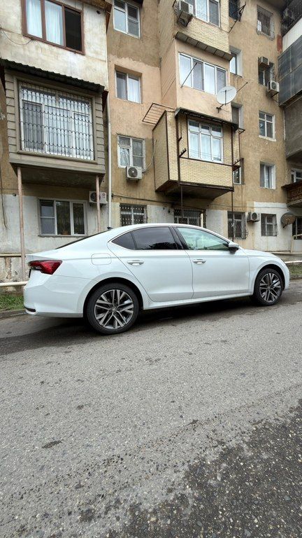 Skoda Octavia, 1.4 L, 13 kWh, 2024 il, 33 000 km 90-YJ-846 — Avtomobillər, Bakı (4)