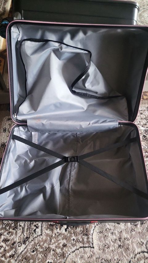 Sərt korpuslu təkərli çamadan dəsti - Material: sərt plastik korpus — Bakı
