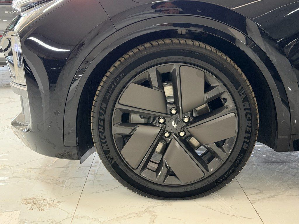 Li Auto L9, 1.5 L, 52.3 kWh, 2025 il, yeni — Avtomobillər, Bakı (8)