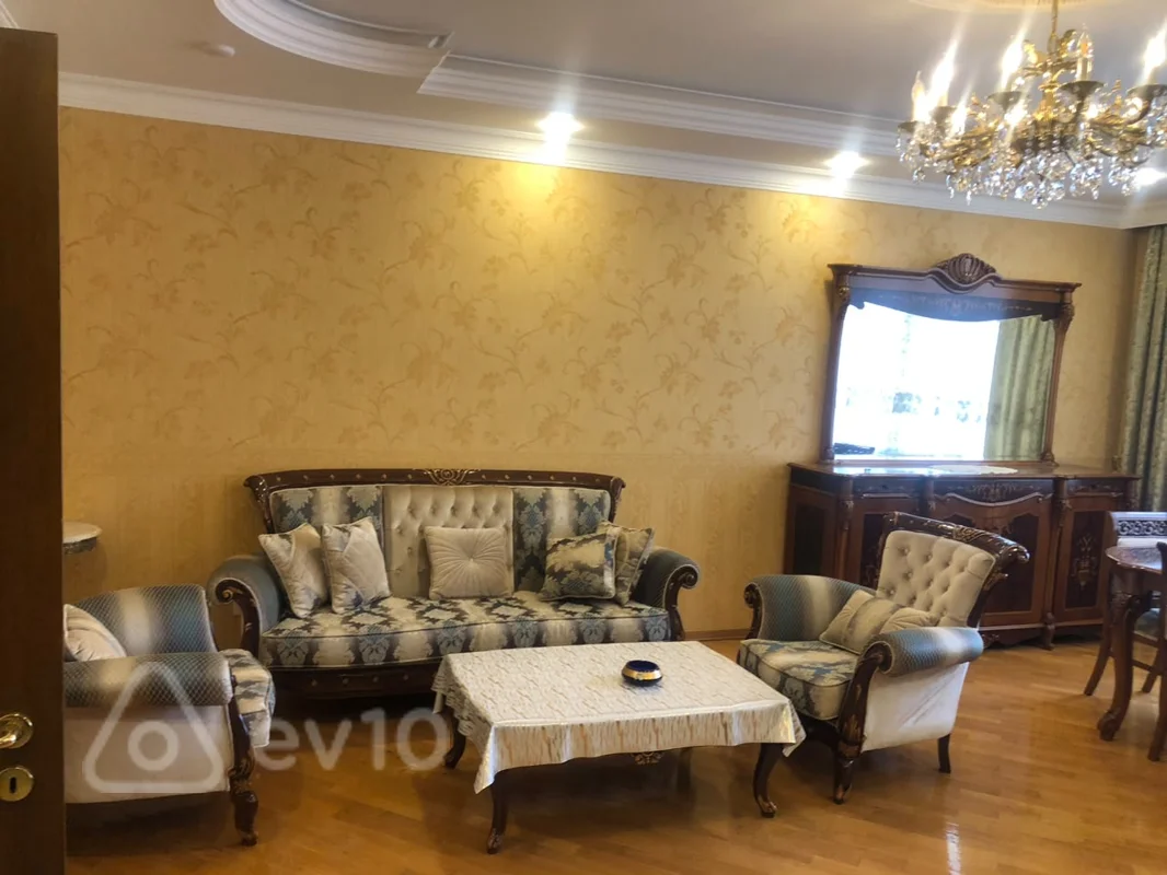 3 otaqlı mənzil, 170 m², Təbriz küçəsi — kirayə — Bakı