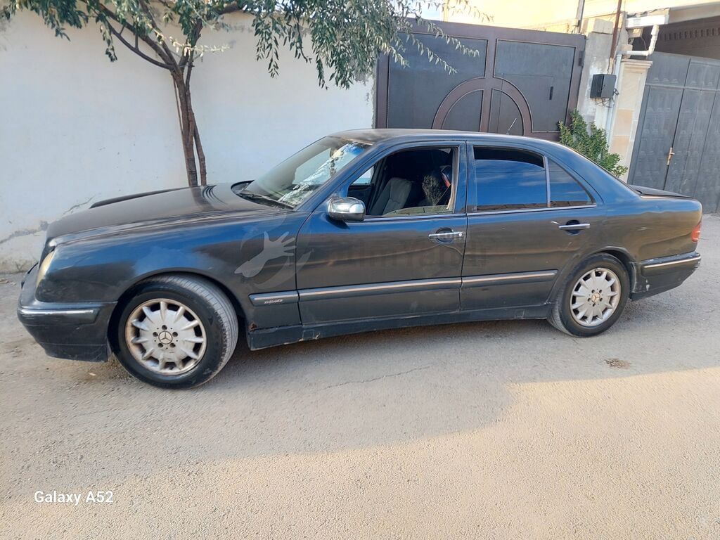 Mercedes-Benz E-Class: 2.2 l 2001 il Sedan 99-BH-456 — Avtomobillər, Bakı (2)
