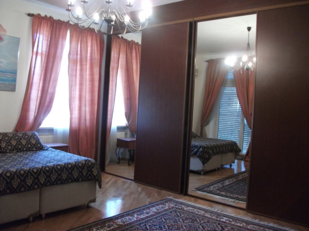 Satılır 5 otaqlı köhnə tikili 200 m² — Mənzil, Bakı (7)