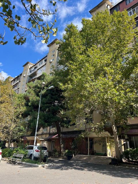 Satılır 3 otaqlı köhnə tikili 67 m² — Bakı