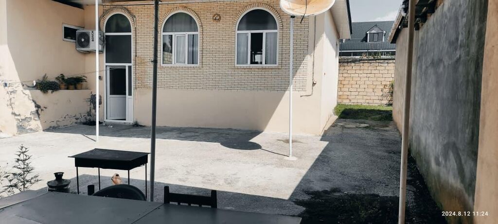 Satılır Həyətyanı torpaq sahəsi olan fərdi yaşayış evi - Təkmərtəbəli — Ev, villa, Şəki (3)