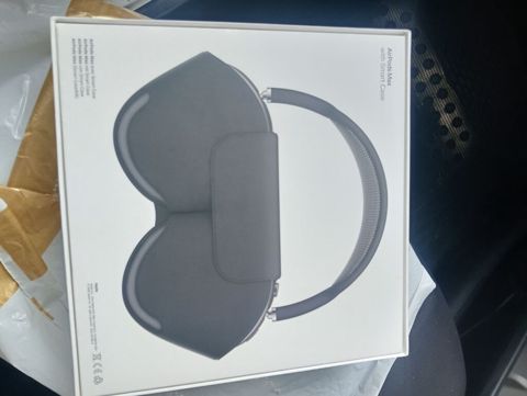 Apple AirPods Max (Space Gray) – Smart Case ilə Xüsusiyyətlər — 600 ₼ · Bakı · Qulaqcıqlar Apple AirPods Max (Space Gray) – Smart Case ilə Xüsusiyyətlər — Bakı
