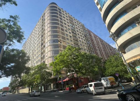 Satılır 3 otaqlı yeni tikili 160 m² — Bakı