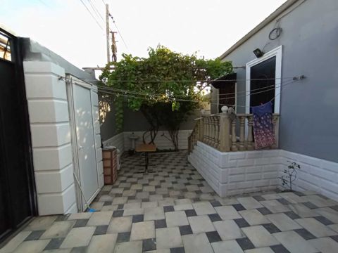 Satılır 3 otaqlı həyət evi/bağ evi 90 m² — 160 000 ₼ · Bakı · Ev, villa Satılır 3 otaqlı həyət evi/bağ evi 90 m² — Bakı