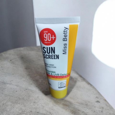 Günəşdən qoruyucu krem SPF90 Uva&uvd 50 ml — 2.8 ₼ · Bakı · Mallar Günəşdən qoruyucu krem SPF90 Uva&uvd 50 ml — Bakı