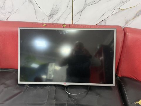 LG 32LB561U – 32 düym Full HD LED televizor Əla vəziyədədi - Ekran — 150 ₼ · Masazır · Televizorlar LG 32LB561U – 32 düym Full HD LED televizor Əla vəziyədədi - Ekran — Masazır