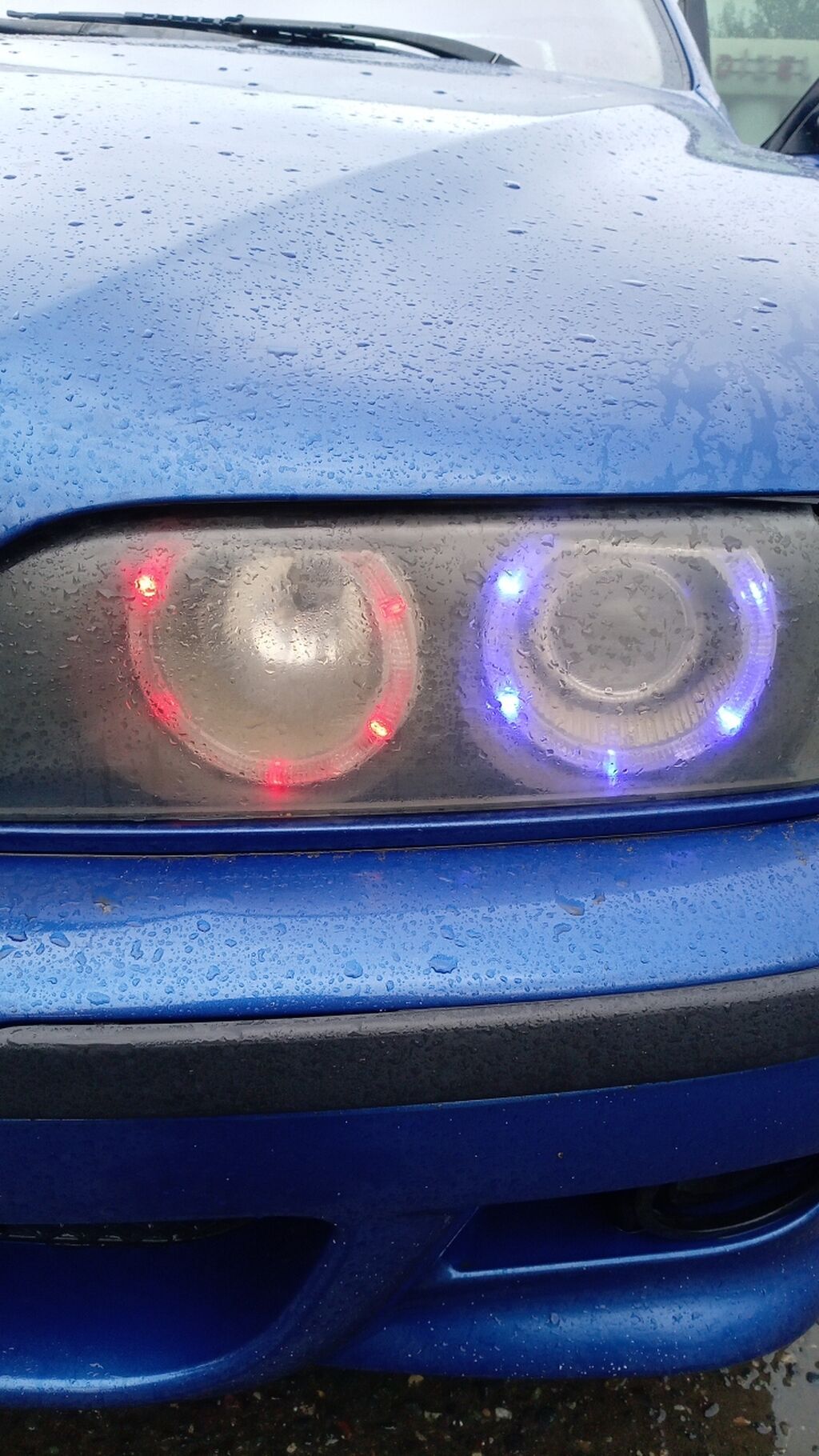 BMW 5 Seriyası (E39) sedan – mavi rəngdə. Xüsusiyyətlər: - Geniş və — Avtomobillər, Tərtər (3)