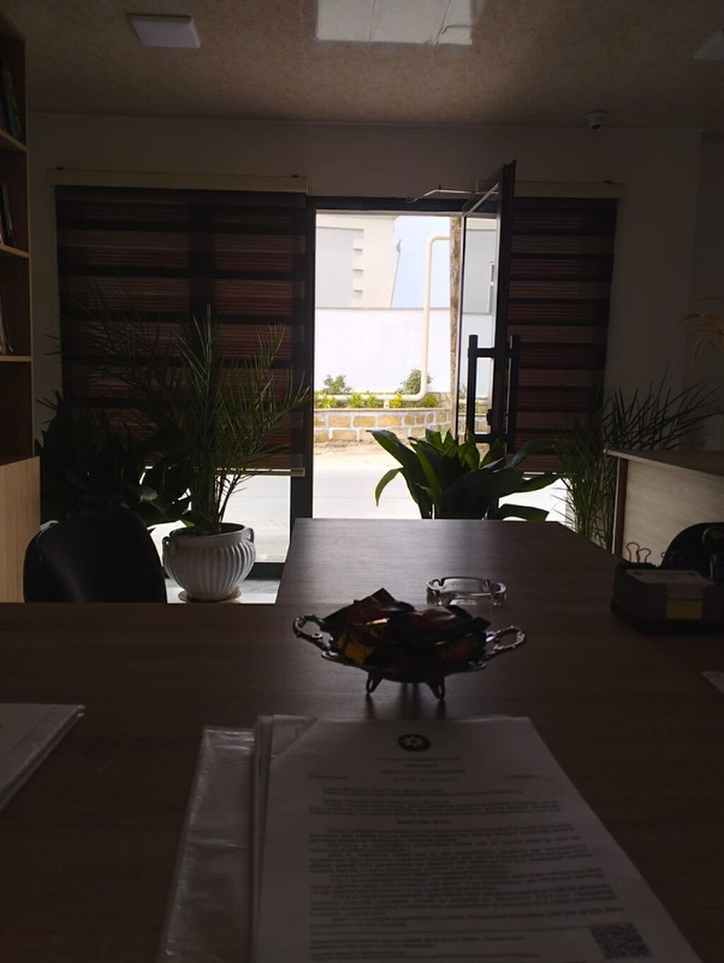 Daşınmaz əmlak agentliyi üçün ofis xidməti - Tam işçi mühit: geniş — Ofis, Novxanı