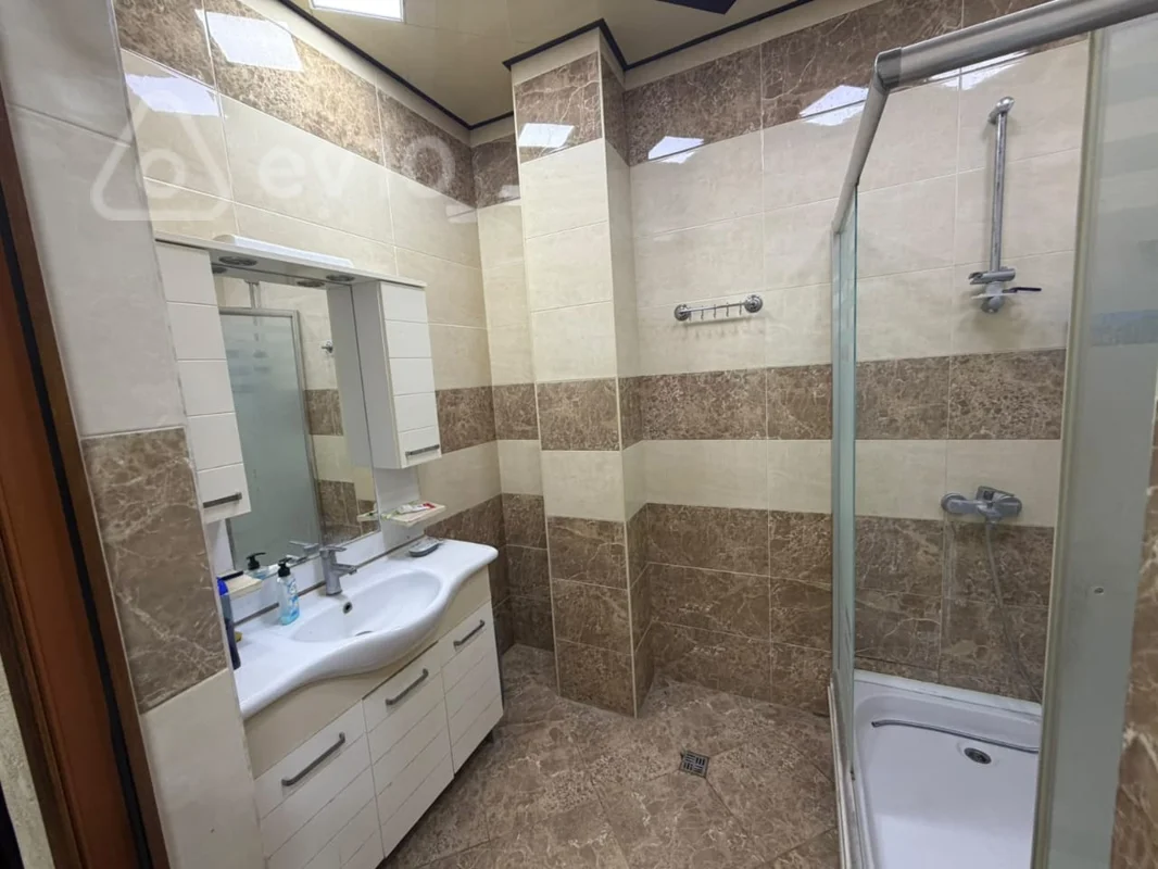 3 otaqlı mənzil, 135 m², Ənvər Hüseynov küçəsi — kirayə — Mənzil, Bakı (9)
