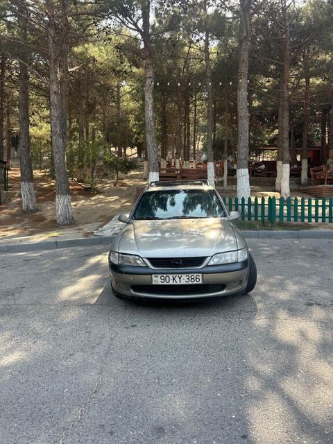 Opel Vectra, 1.8 L, 1998 il, 443 940 km — Sumqayıt