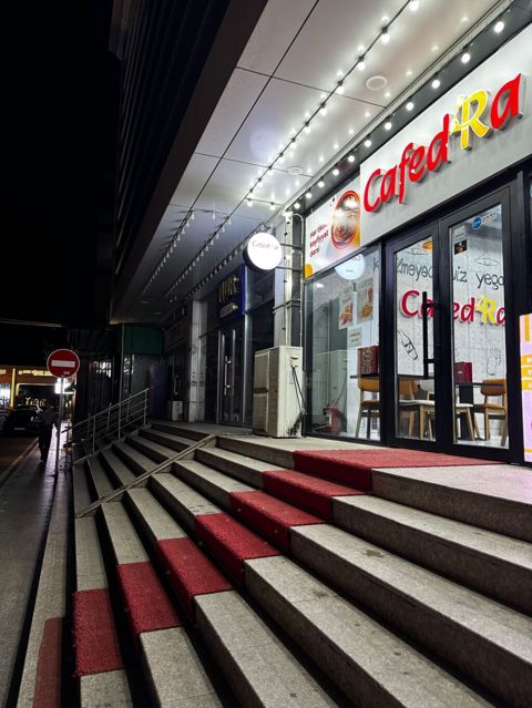 Elmlər metrosunun və Bakı Dövlət Universitetinin düz yaxınlığında — 85 000 ₼ · Bakı · Əmlak Elmlər metrosunun və Bakı Dövlət Universitetinin düz yaxınlığında — Bakı